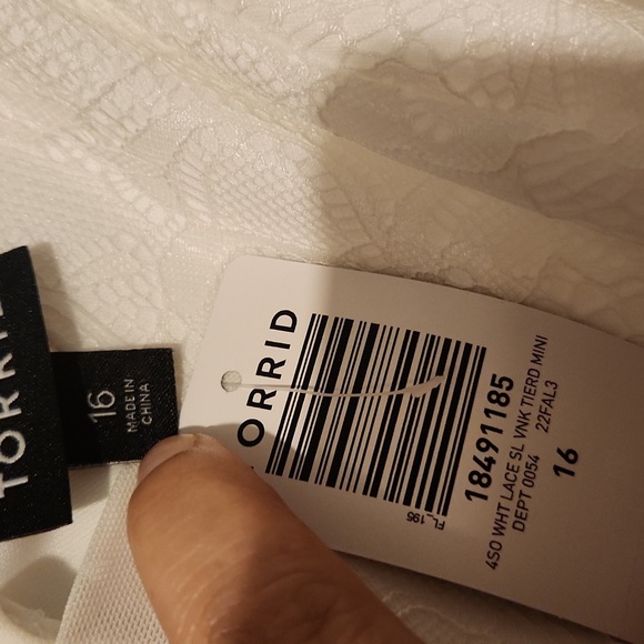 Torrid Mini Stretch Lace V Neck Tiered Flare Dress size 16 NWT - Picture 4 of 8